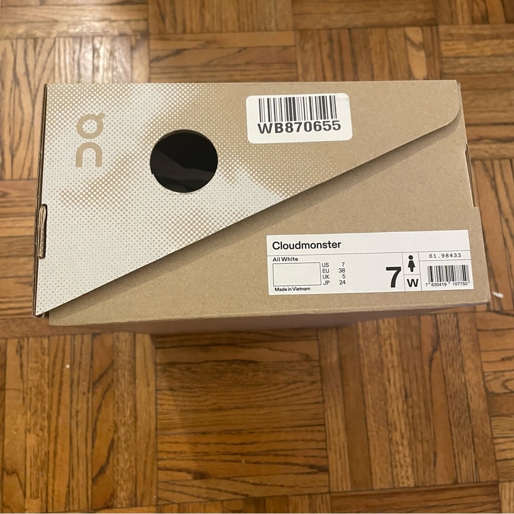 On Running White and Gray Cloudnova Sneakers - Picture 13 of 13